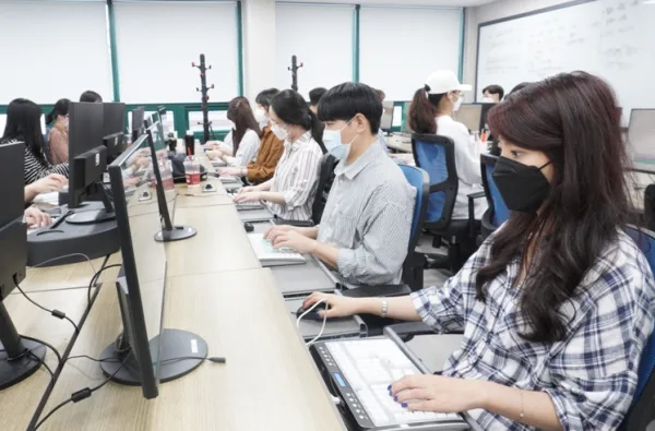 [기사] 데이터전문속기사 추가 채용 진행…자격증 없이 지원가능 ‘눈길’